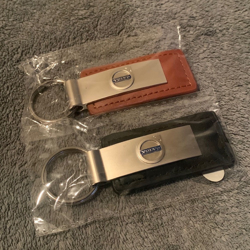 2x Men's/Teen Keychain Holder Brown Leather Metal Gift New Car Automotive